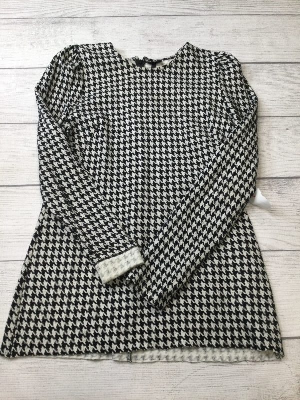 Top Long Sleeve By Who What Wear In Black & White, Size: Xl on Sale